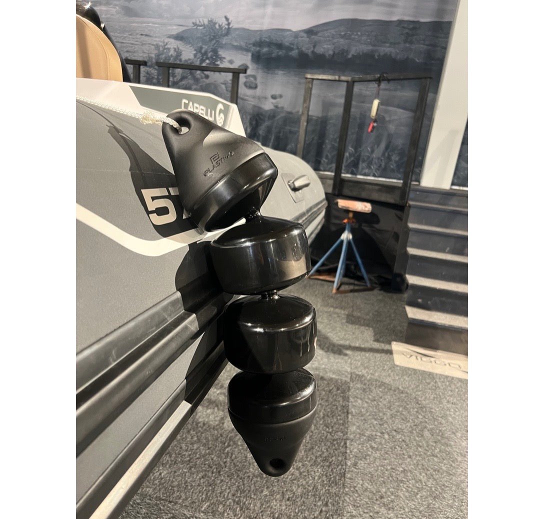 Gummibåtsfender svart med lina 12x48cm