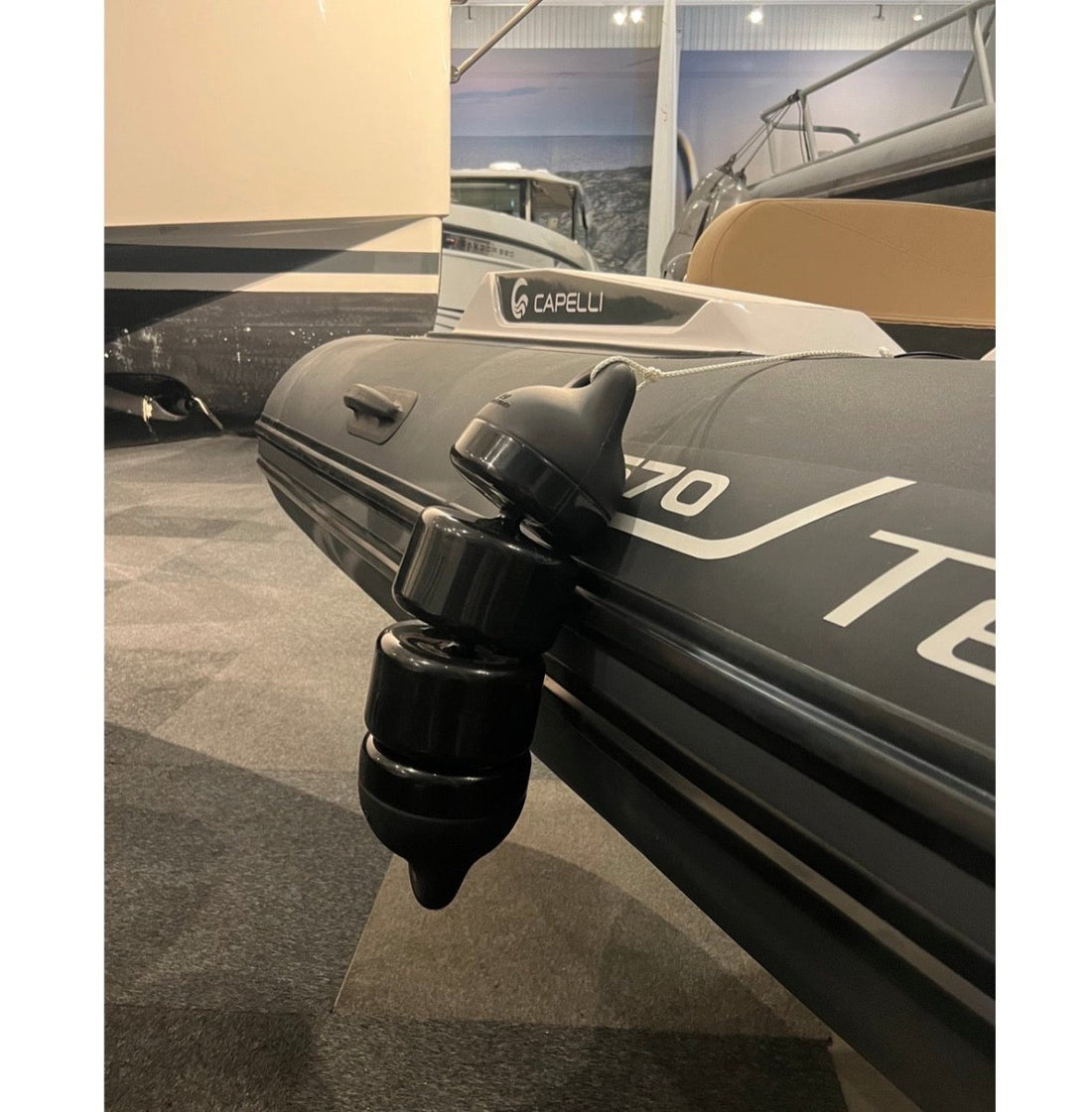 Gummibåtsfender svart med lina 15 x 60 cm