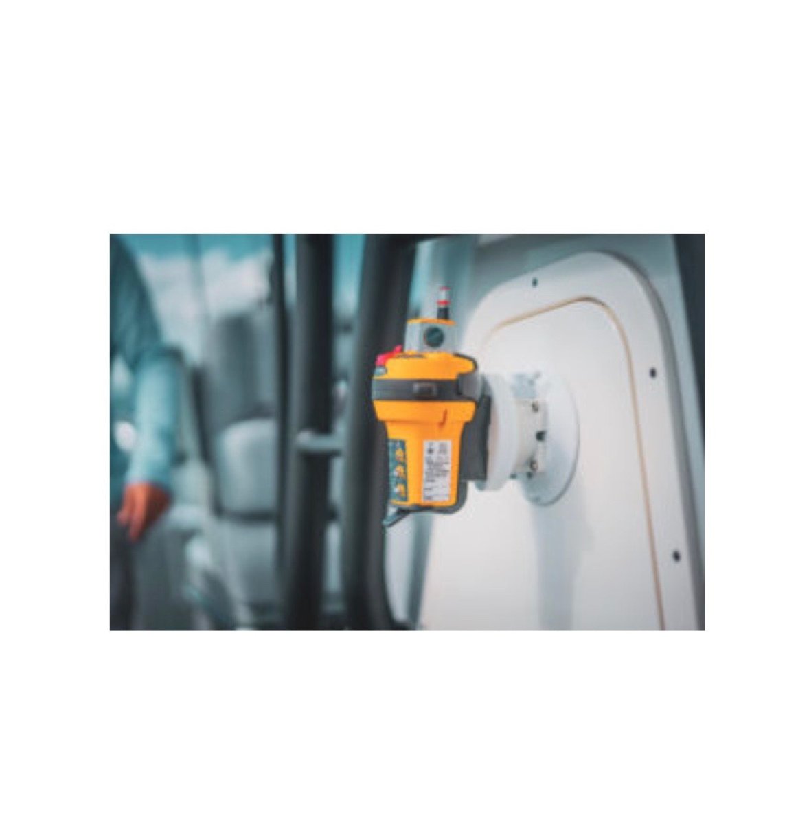 Ocean Signal RescueME EPIRB1